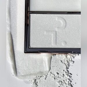 “My Love” MAJOR GLOW CRÈME & POWDER LIGHT REFLECTING TRANSLUCENT HIGHLIGHTER DUO